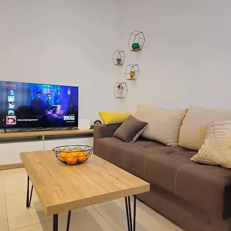  Center Apartment!
